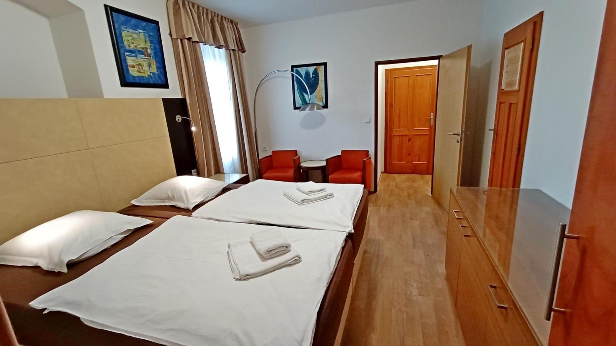 Apartments Gato Karlovy Vary Dalovice Ngoại thất bức ảnh