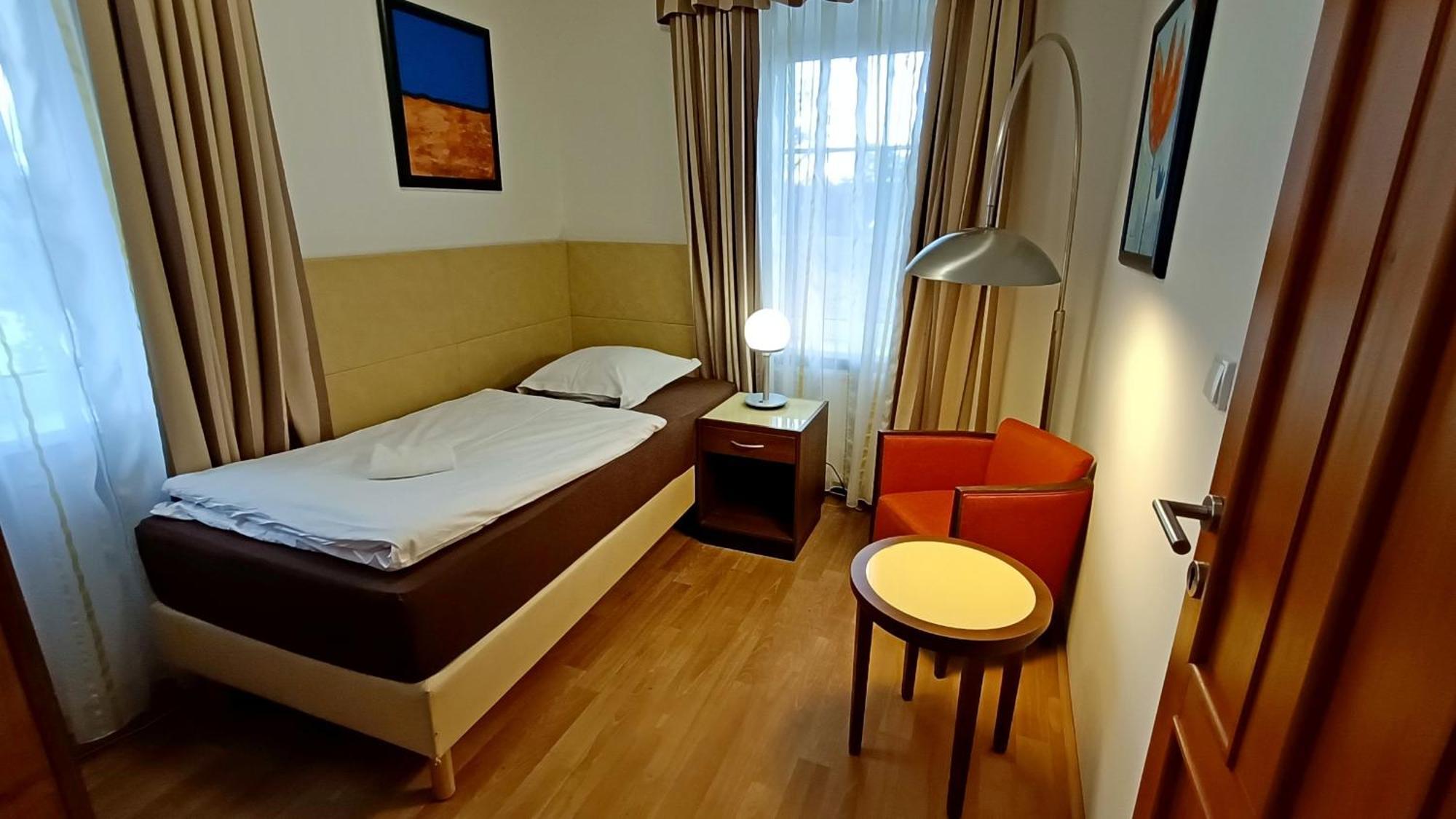 Apartments Gato Karlovy Vary Dalovice Ngoại thất bức ảnh